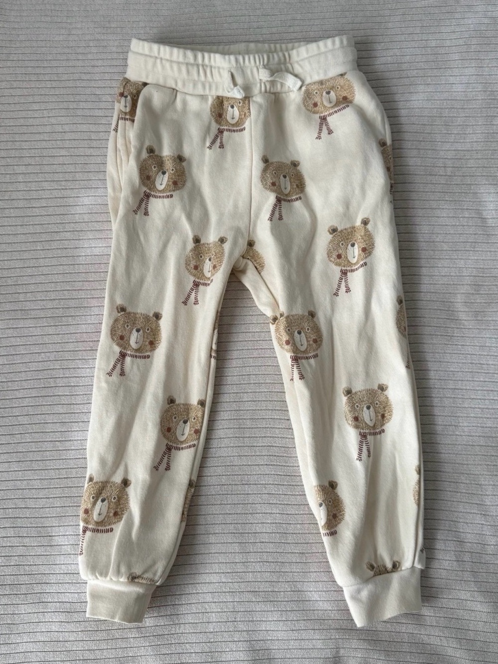 Rylee + Cru bear w/scarf sweatpants 4-5y